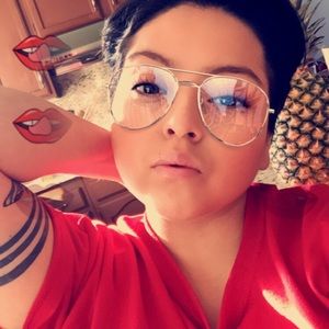 Meet your Posher, Rosario